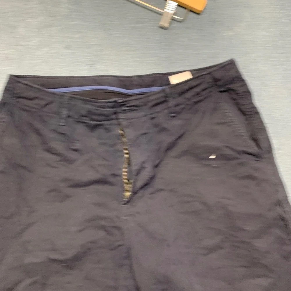 Uniqlo Chino Shorts Mens Medium Navy Blue Cotton Flat Front Slash Pocket Outdoor